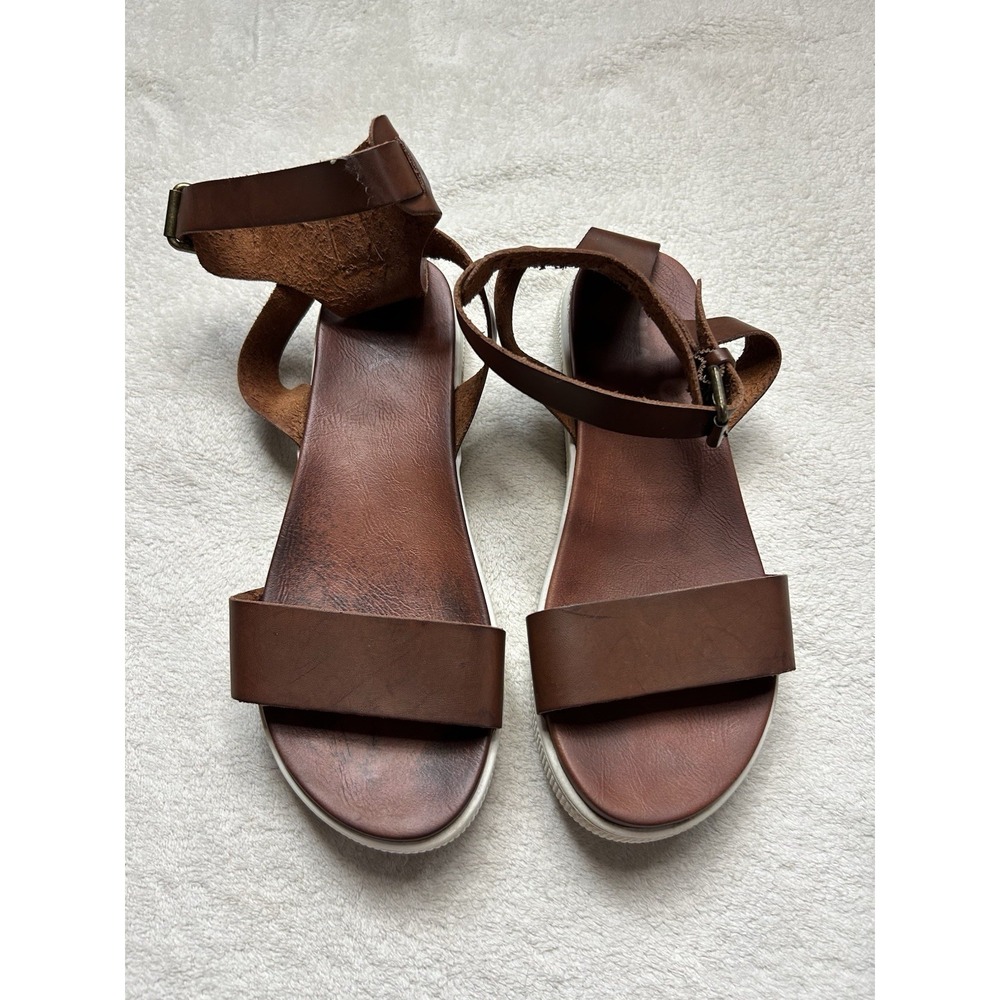 AUTHENTIC MIA Women's Ellen Flat Brown Leather Strap Sandal Size 7